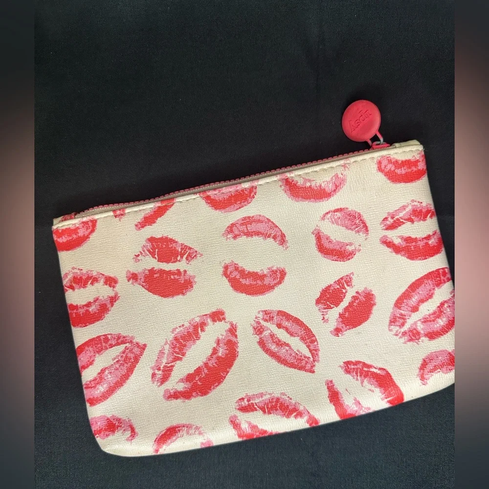Ipsy Red Lips Glam Bag & Lip Gloss Bundle